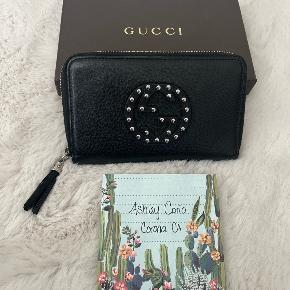 Reserved for Linda ❤️Studded Gucci zippy wallet